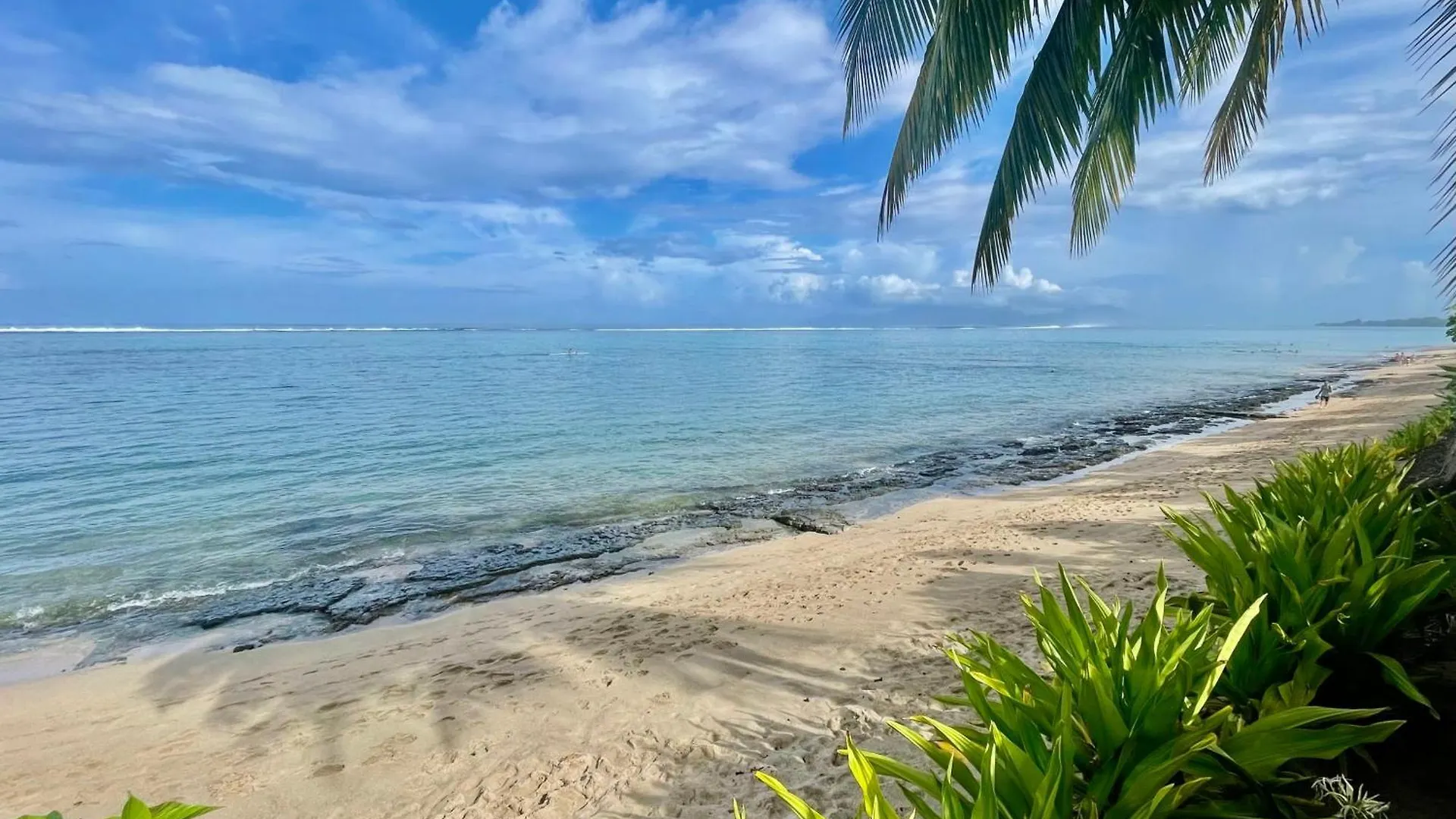 Pae Miti Beach House - White Sand Beach - Tahiti - 7 People location