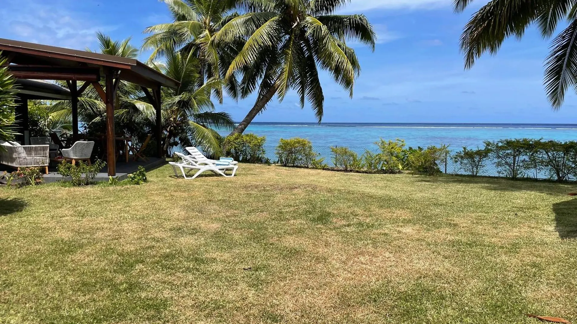 Pae Miti Beach House - White Sand Beach - Tahiti - 7 People Punaauia